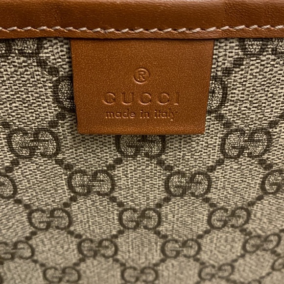 Authentic Gucci leather Tote "Shelly" GG SUPREME Tote - Picture 4 of 8